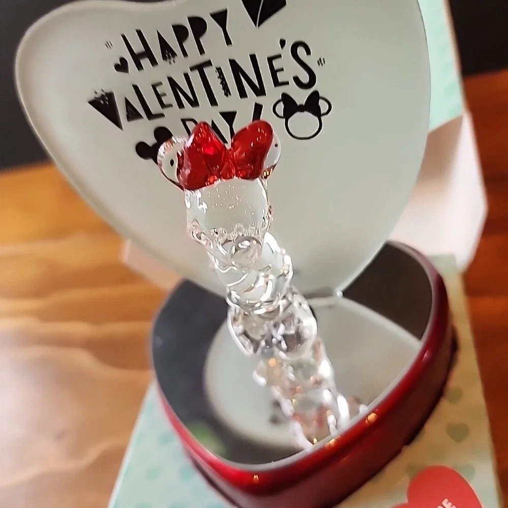 Disney Minnie Mouse Light Up‎ Glass Figurine Valentine's Day New in Box Works